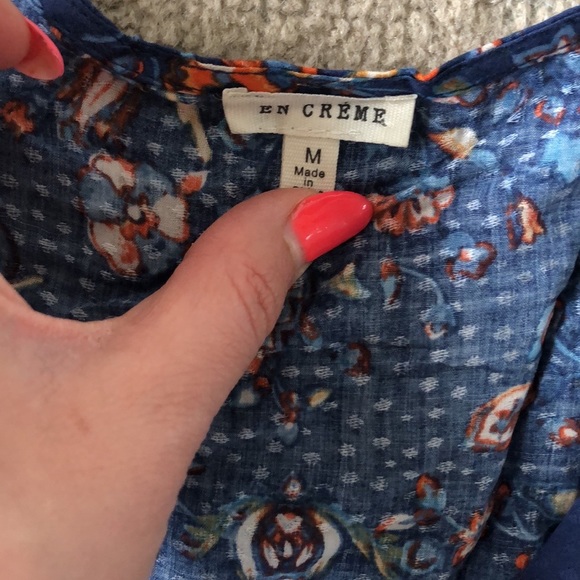 Blue Floral Plunging Neckline Romper with Bell Sleeves. Size Medium - Picture 5 of 5